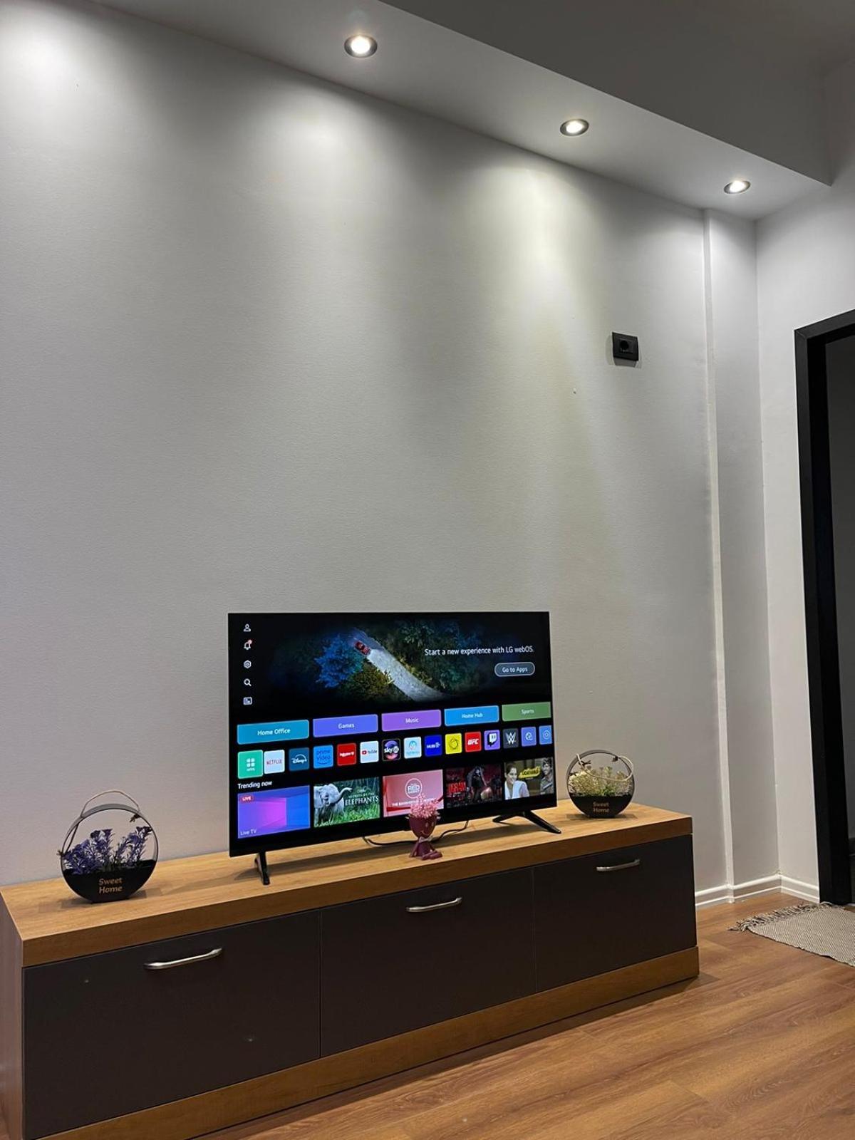 Aries Apartments ساراندا المظهر الخارجي الصورة