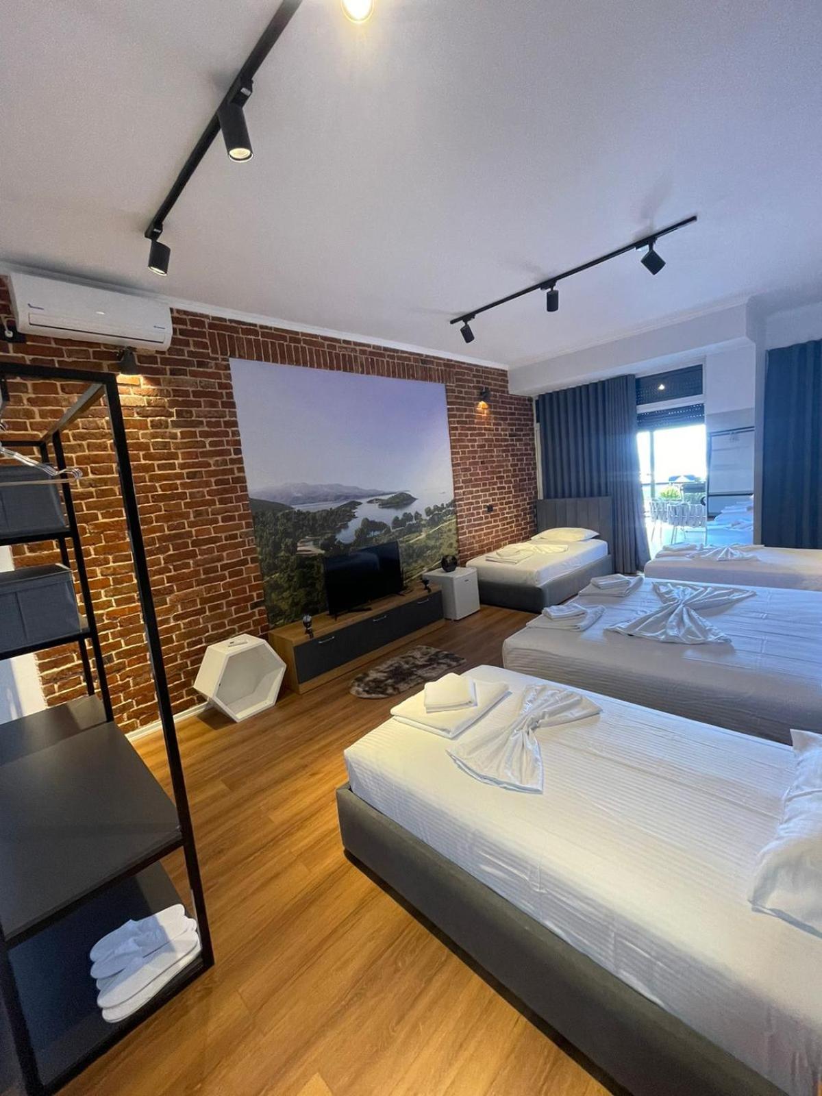 Aries Apartments ساراندا المظهر الخارجي الصورة