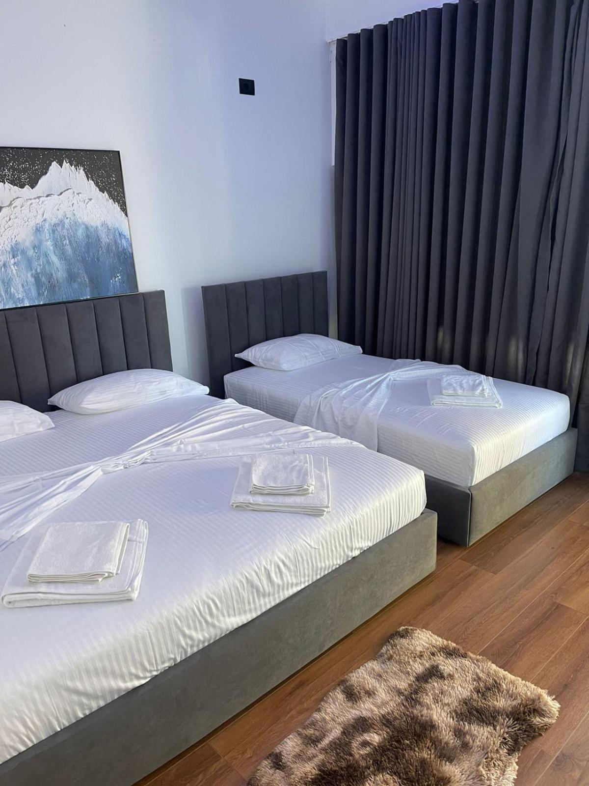 Aries Apartments ساراندا المظهر الخارجي الصورة