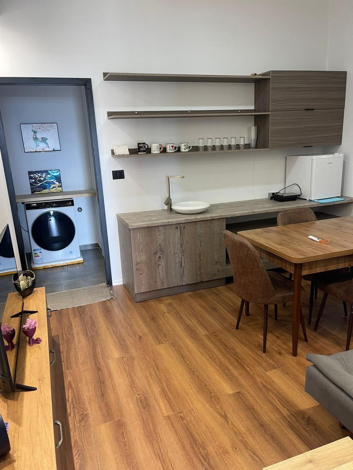 Aries Apartments ساراندا المظهر الخارجي الصورة