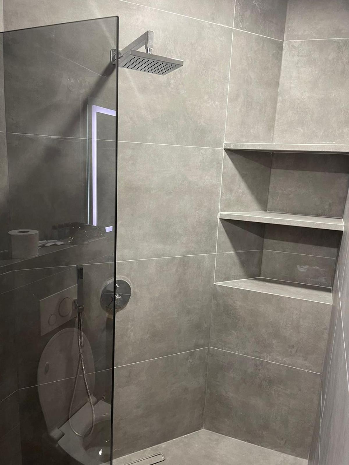 Aries Apartments ساراندا المظهر الخارجي الصورة