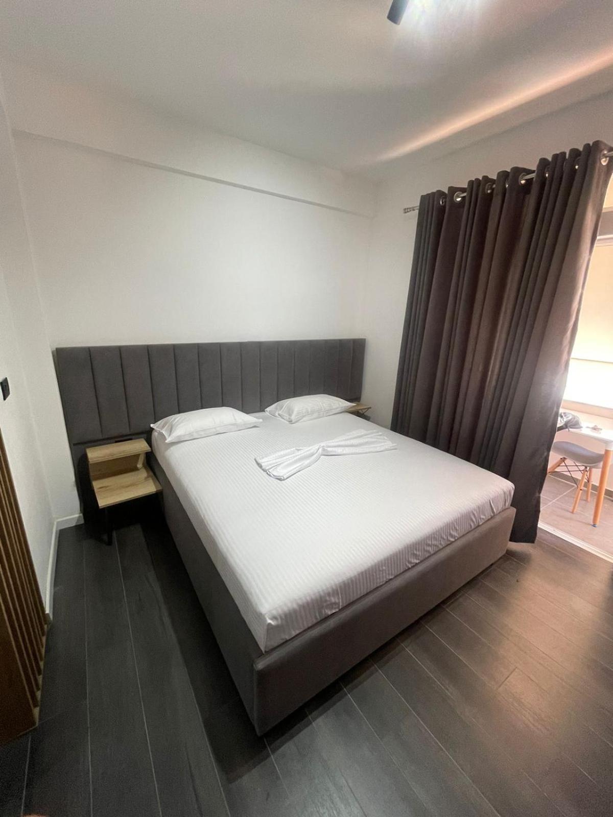 Aries Apartments ساراندا المظهر الخارجي الصورة