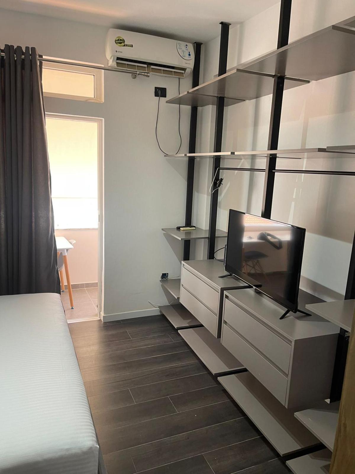 Aries Apartments ساراندا المظهر الخارجي الصورة