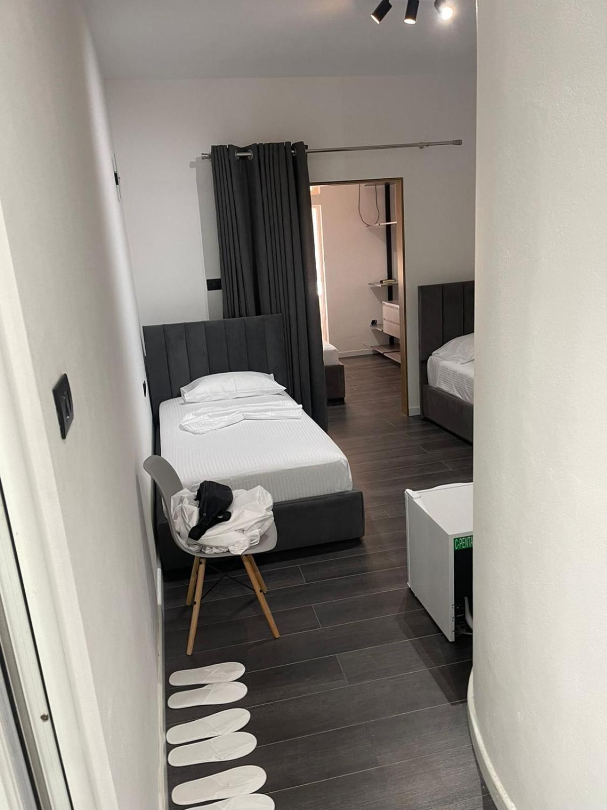Aries Apartments ساراندا المظهر الخارجي الصورة