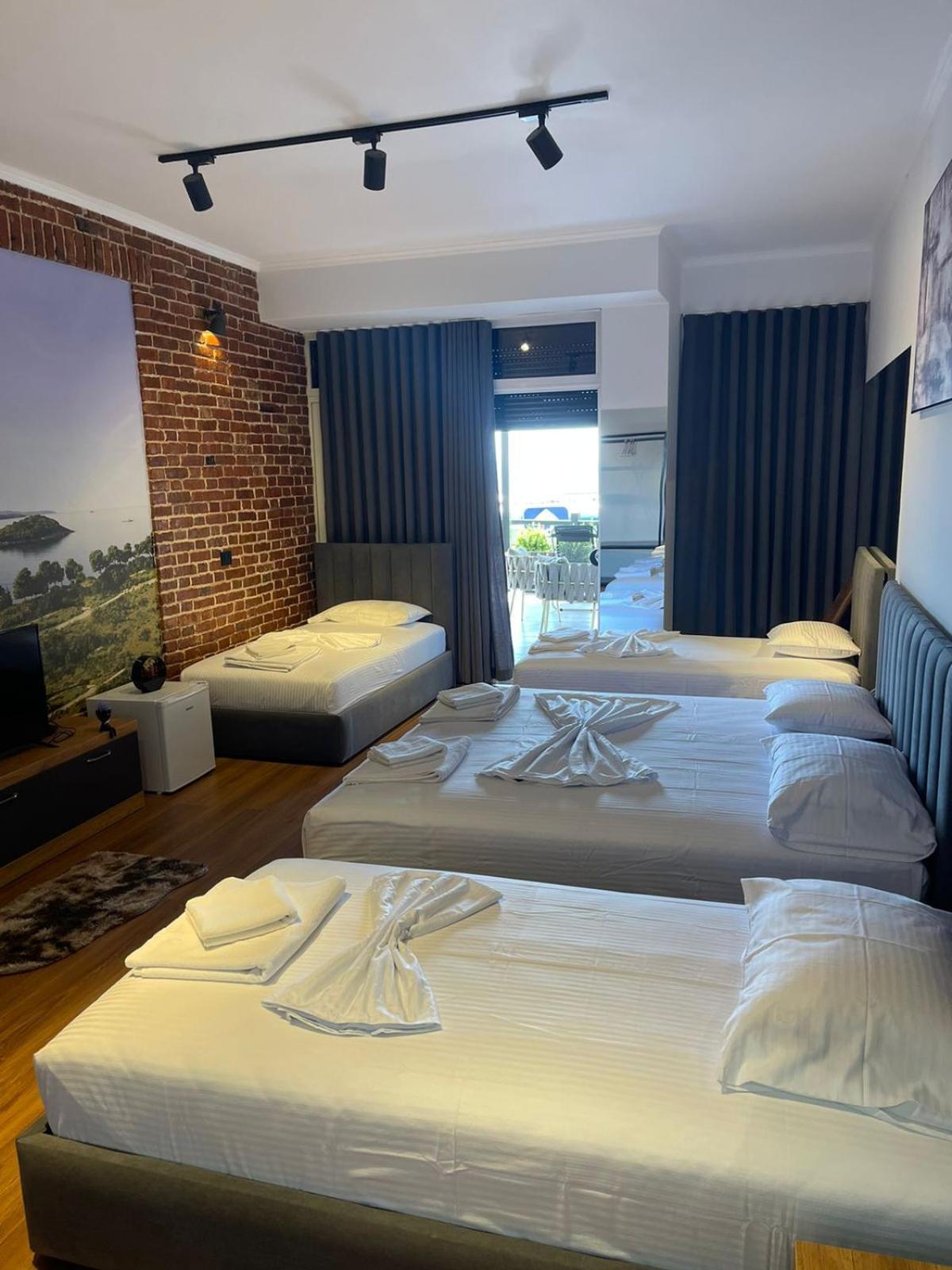 Aries Apartments ساراندا المظهر الخارجي الصورة