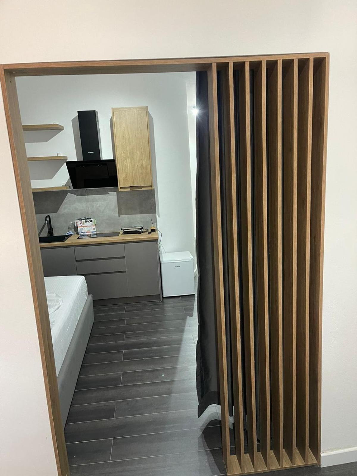Aries Apartments ساراندا المظهر الخارجي الصورة