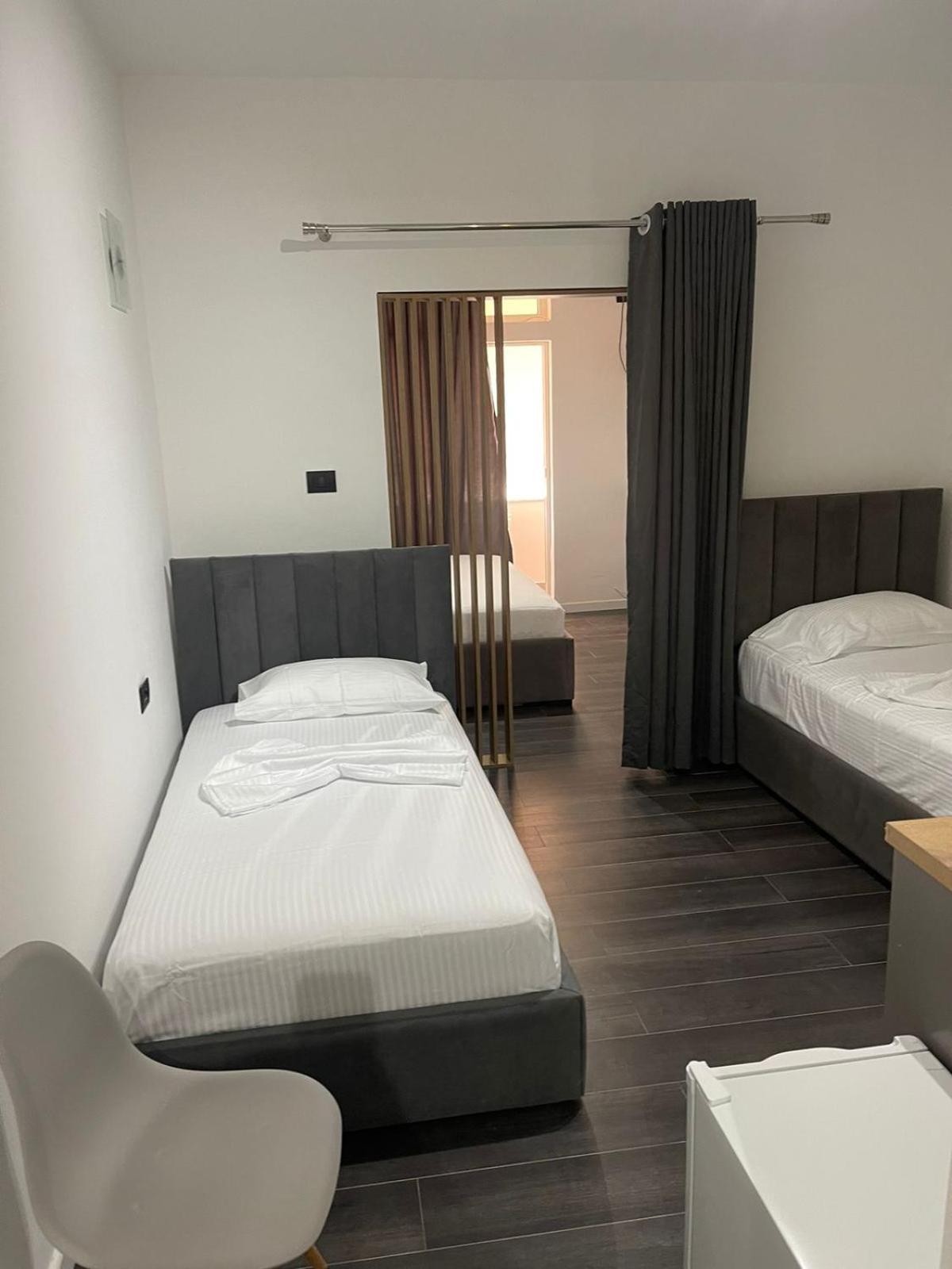 Aries Apartments ساراندا المظهر الخارجي الصورة