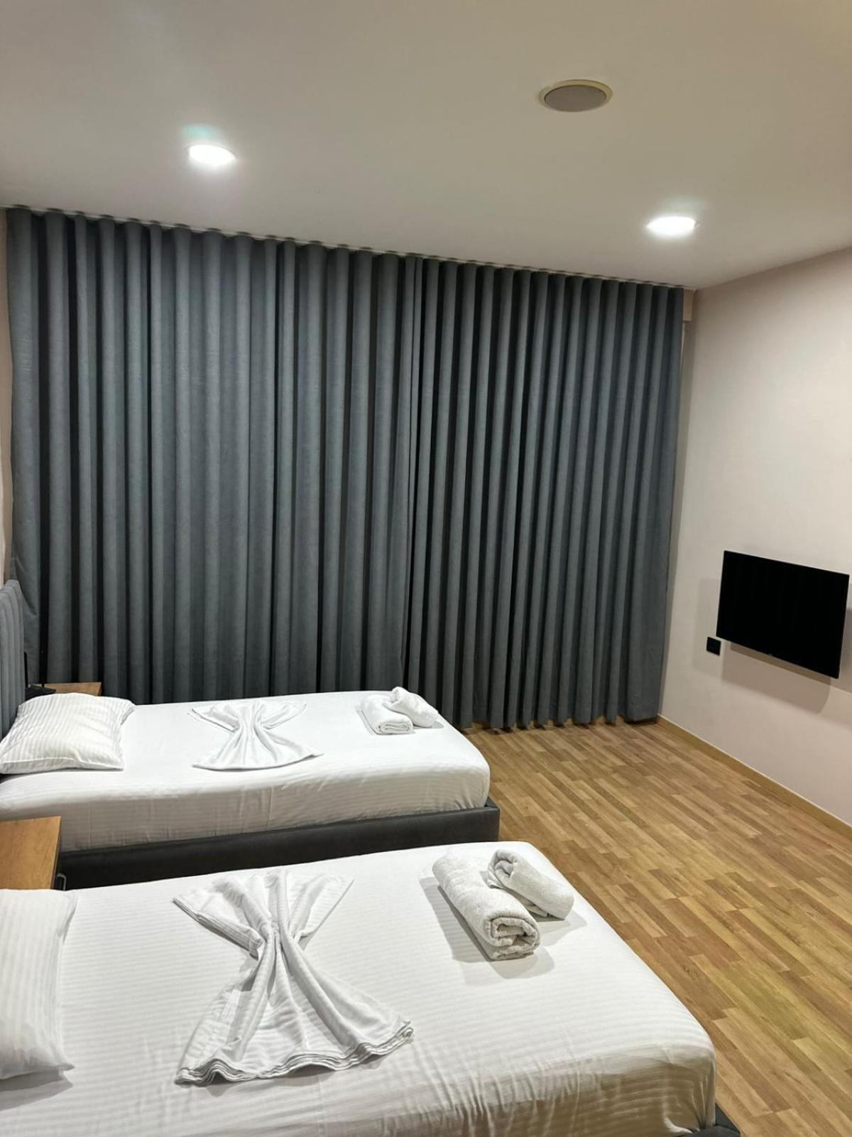 Aries Apartments ساراندا المظهر الخارجي الصورة
