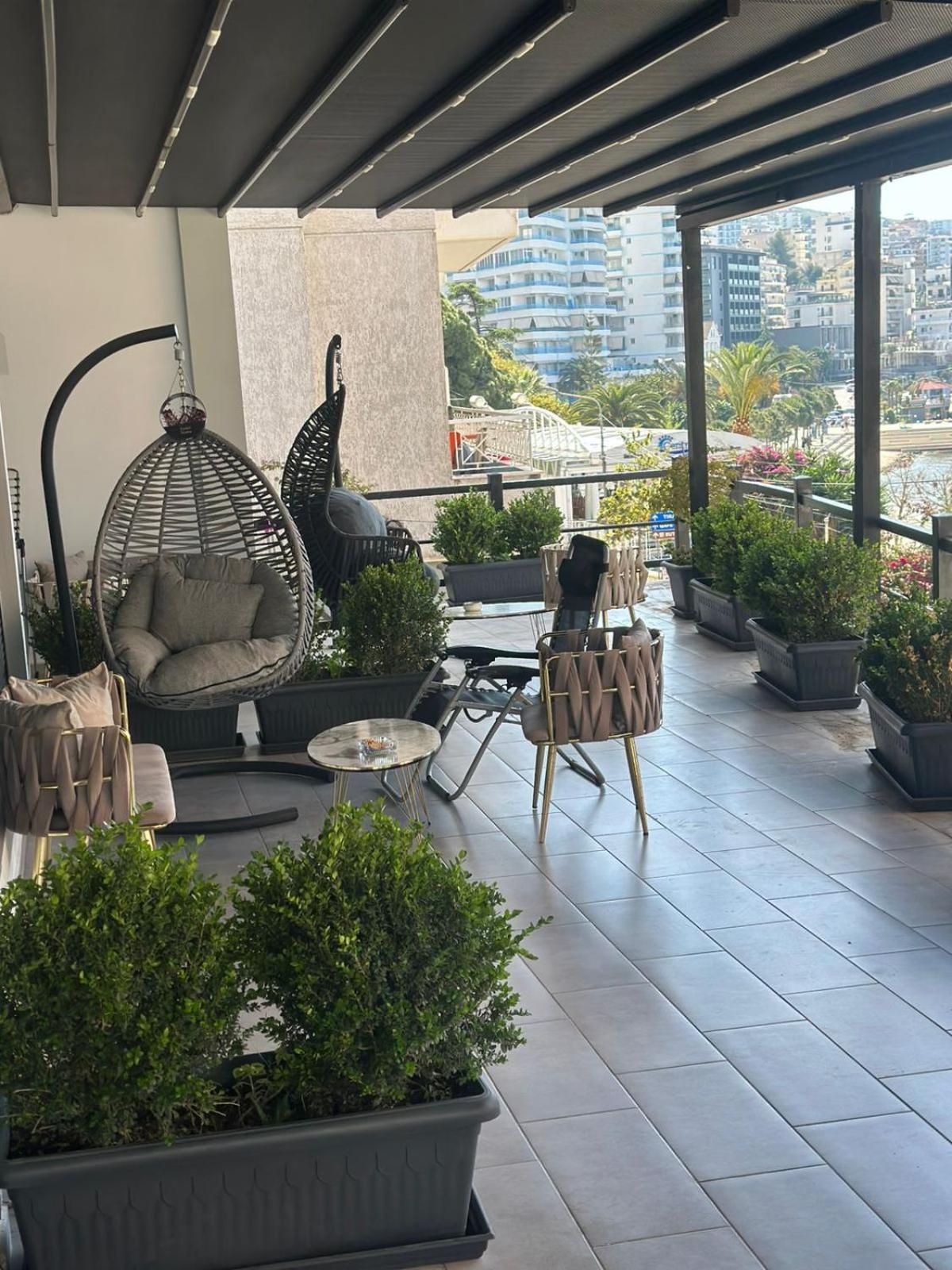 Aries Apartments ساراندا المظهر الخارجي الصورة
